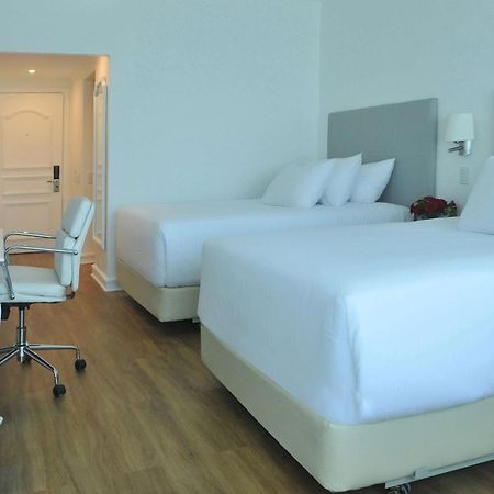 Hotel Nh Collection Plaza Santiago de Chile Zewnętrze zdjęcie A room at the hotel