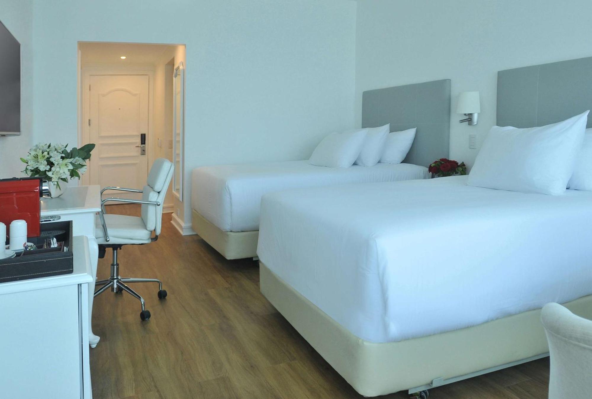 Hotel Nh Collection Plaza Santiago de Chile Zewnętrze zdjęcie A room at the hotel
