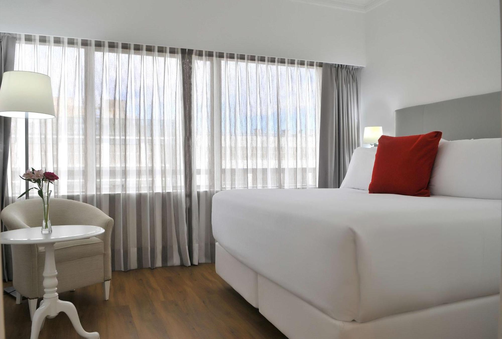 Hotel Nh Collection Plaza Santiago de Chile Zewnętrze zdjęcie A room at the hotel
